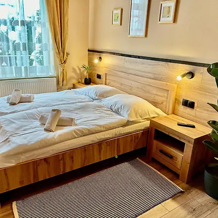 Manderlak Konukevi *