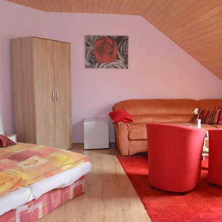 Manderlak Konukevi *